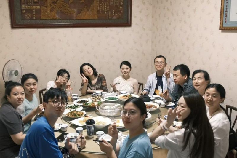 Ningbo purly imp. & EXP. Co., Ltd. Organizes employee Team aedificationem trinus ad Dalí, enhancing Team cohaesionis et Company Culture